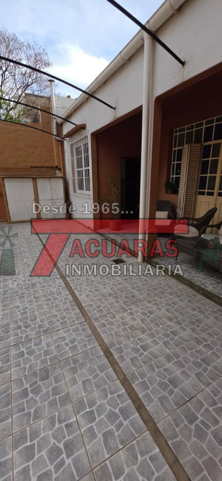 CASA EN VENTA ESTILO ANTIGUA EN CALLE LA RIOJA