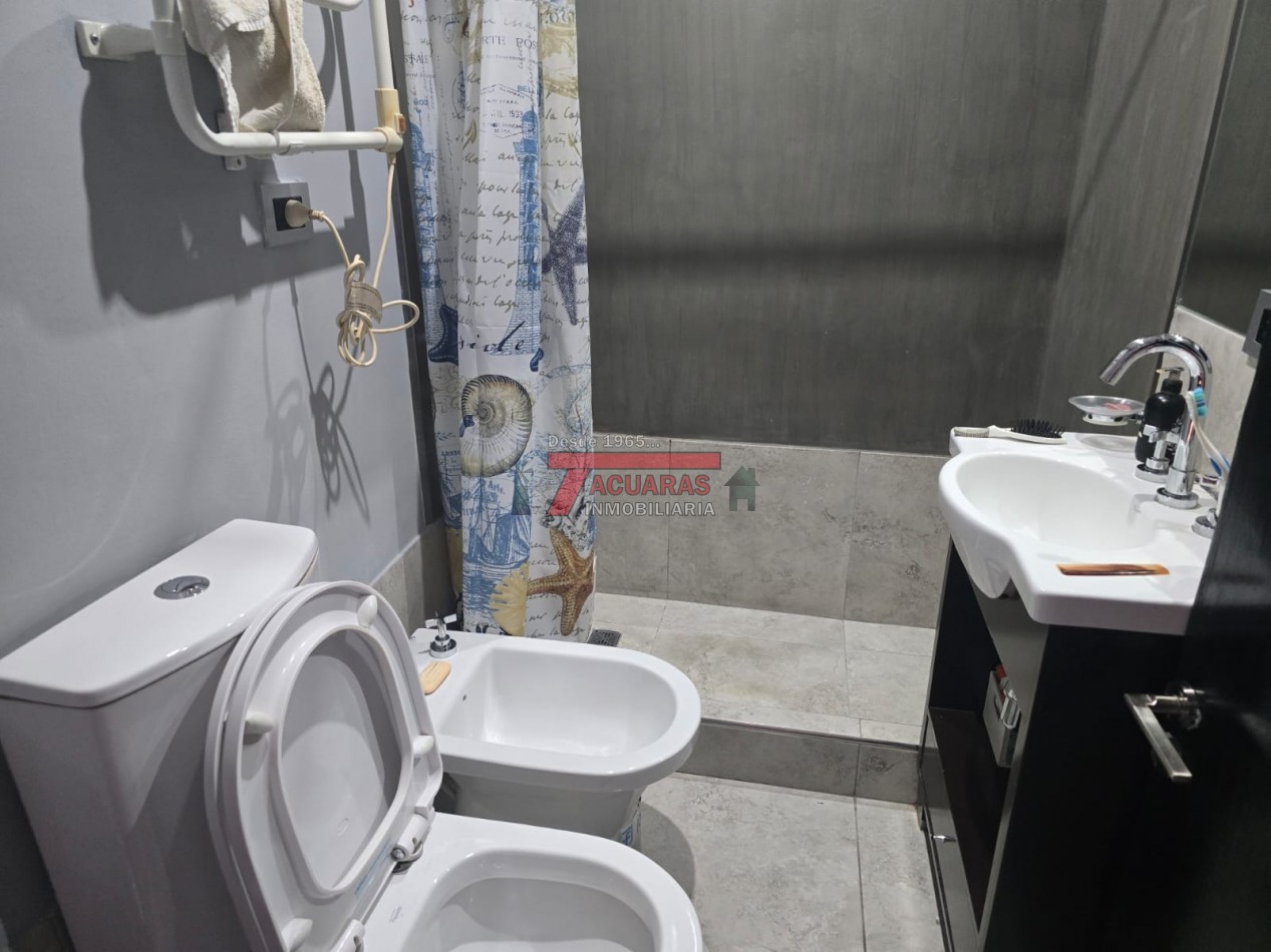 VENTA DE HERMOSA CASA EN CALLE FACUNDO ZUVIRIA 