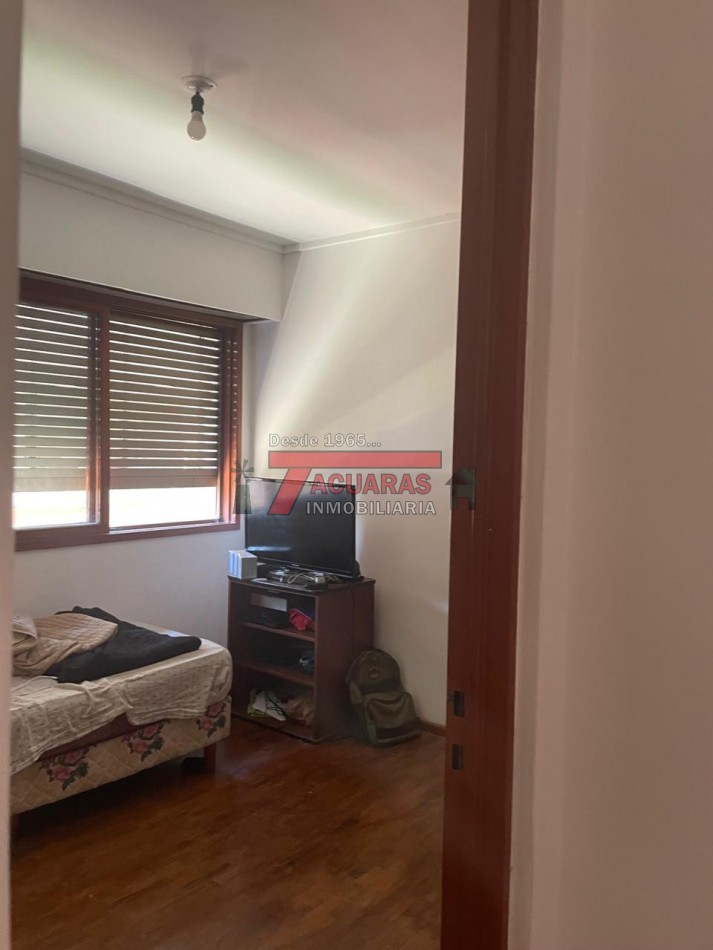 AMPLIO DEPARTAMENTO DE 3 DORMITORIOS EN CALLE CATAMARCA.