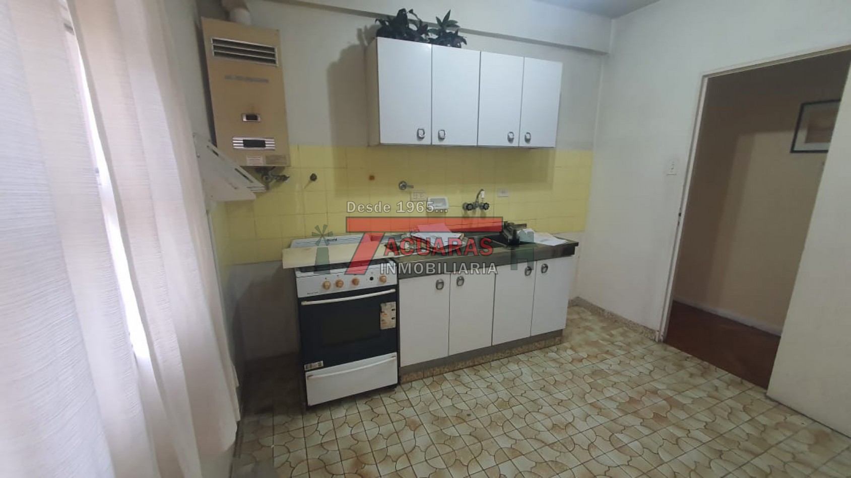 ALQUILER DE DEPARTAMENTO DE 3 DORMITORIOS Y COCHERA  EN CALLE  BUENOS AIRES