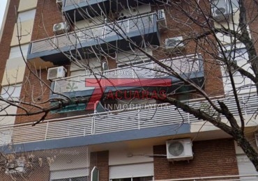 VENTA DE DEPARTAMENTO EN CALLE BUENOS AIRES  463 DE 2 DORMITORIOS Y COCHERA.
