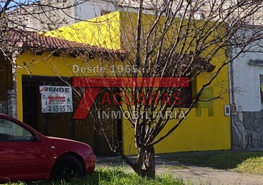 CASA EN VENTA DE 2 DORMITORIOS -CALLE ARTIGAS 