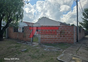 VENTA DE CASA  DE 2 DORMITORIOS EN SAN BENITO.