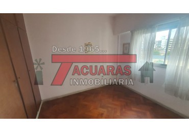ALQUILER DE DEPARTAMENTO DE 3 DORMITORIOS Y COCHERA  EN CALLE  BUENOS AIRES