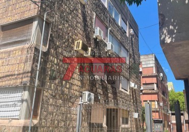 AMPLIO DEPARTAMENTO DE 3 DORMITORIOS EN CALLE CATAMARCA.