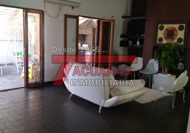 VENTA DE CASA EN PLANTA ALTA 3 DORMITORIOS EN CALLE GUALEGUAYCHU 659 .